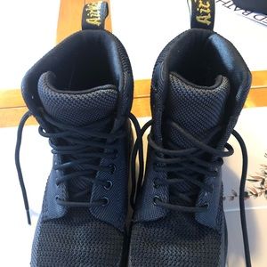 Dr Martens size 6 black lightweight boots